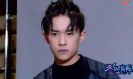 易烊千玺摄影师爆料视频,镜头下的青春风采